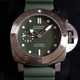 パネライスーパーコピーサブマーシブル ベルデ ミリターレ 42mm（Ref.）PAM01055 オンライン限定エディション 2019新作